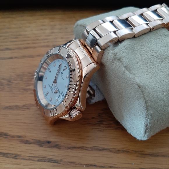 Ladies watch - Picture 2 of 9